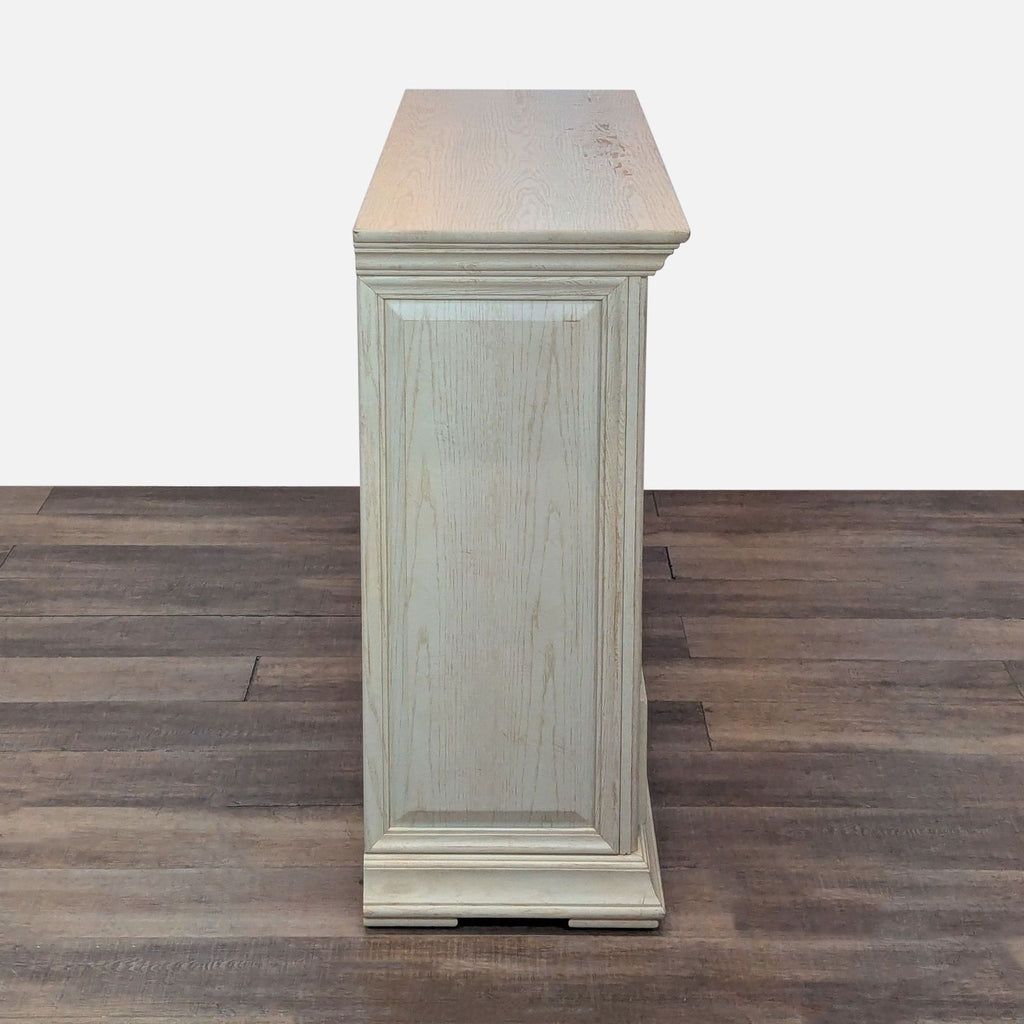 Thomasville 9-Drawer Dresser with Central Cabinet