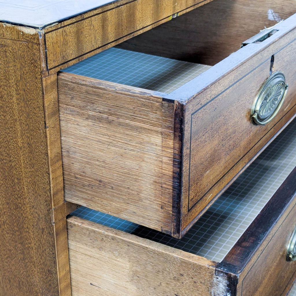Vintage Classic Wood Dresser with 5 Spacious Drawers