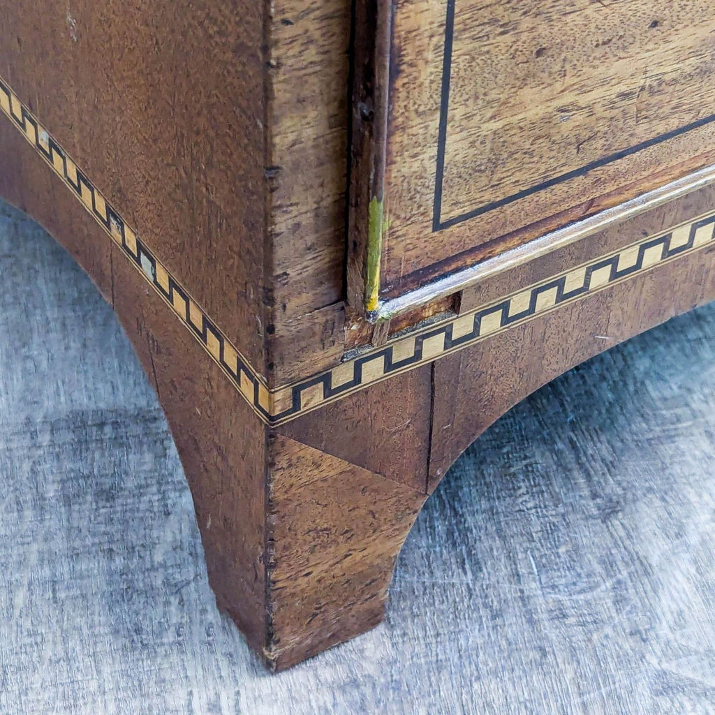 Vintage Classic Wood Dresser with 5 Spacious Drawers