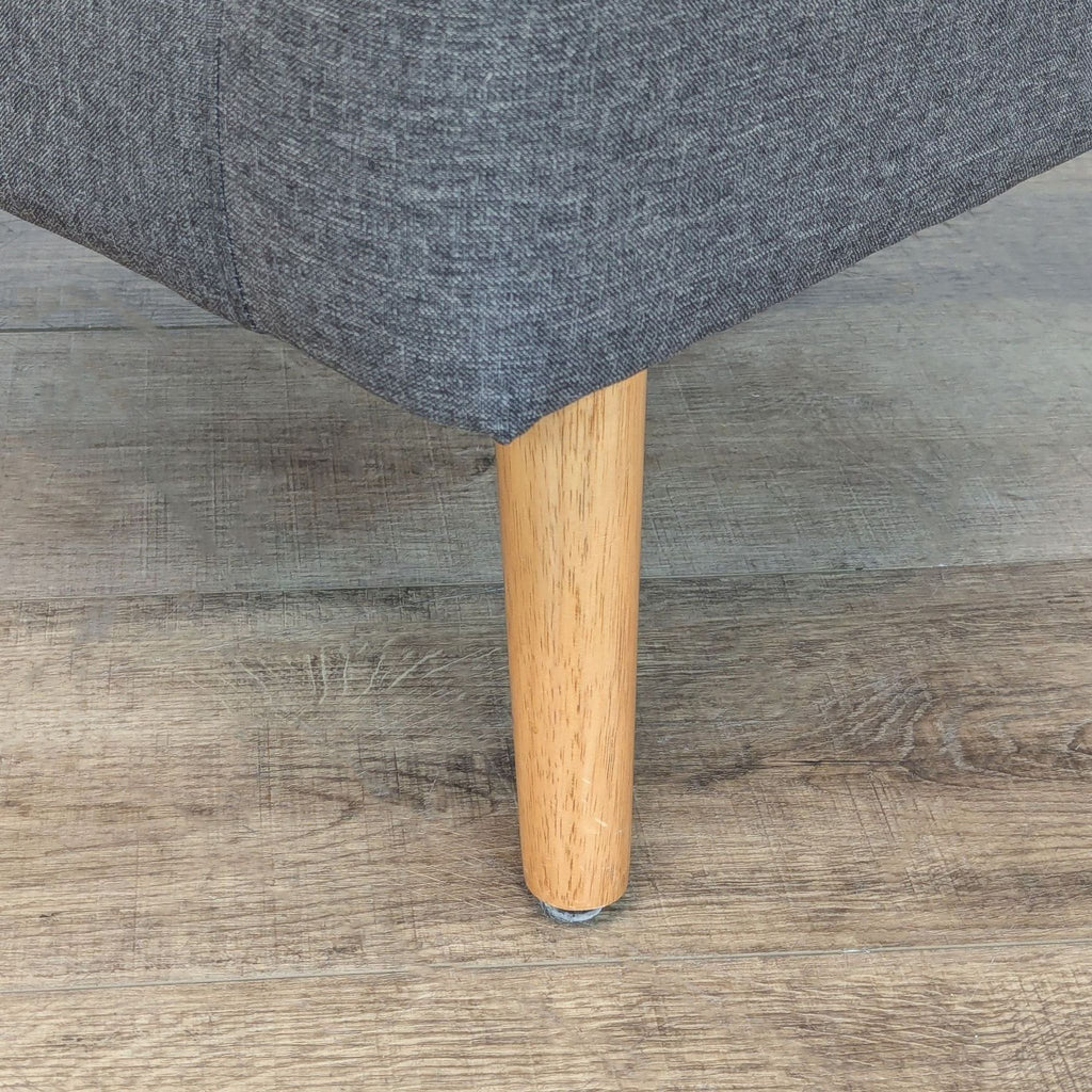 Giantex  Mid-Century Modern Style Accent Chair