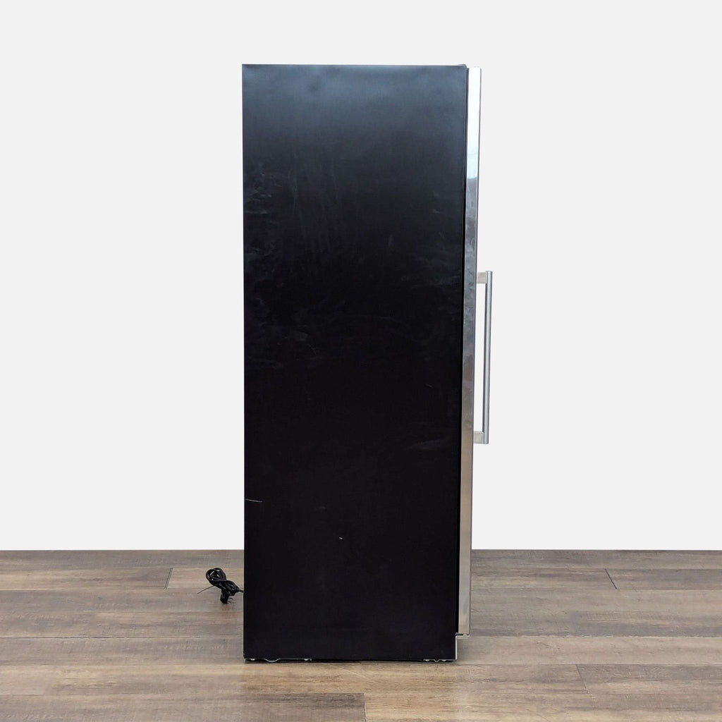 Summit SWC1926 24 Inch Freestanding/Built-In Wine Cellar with 171 Bottle Capacity