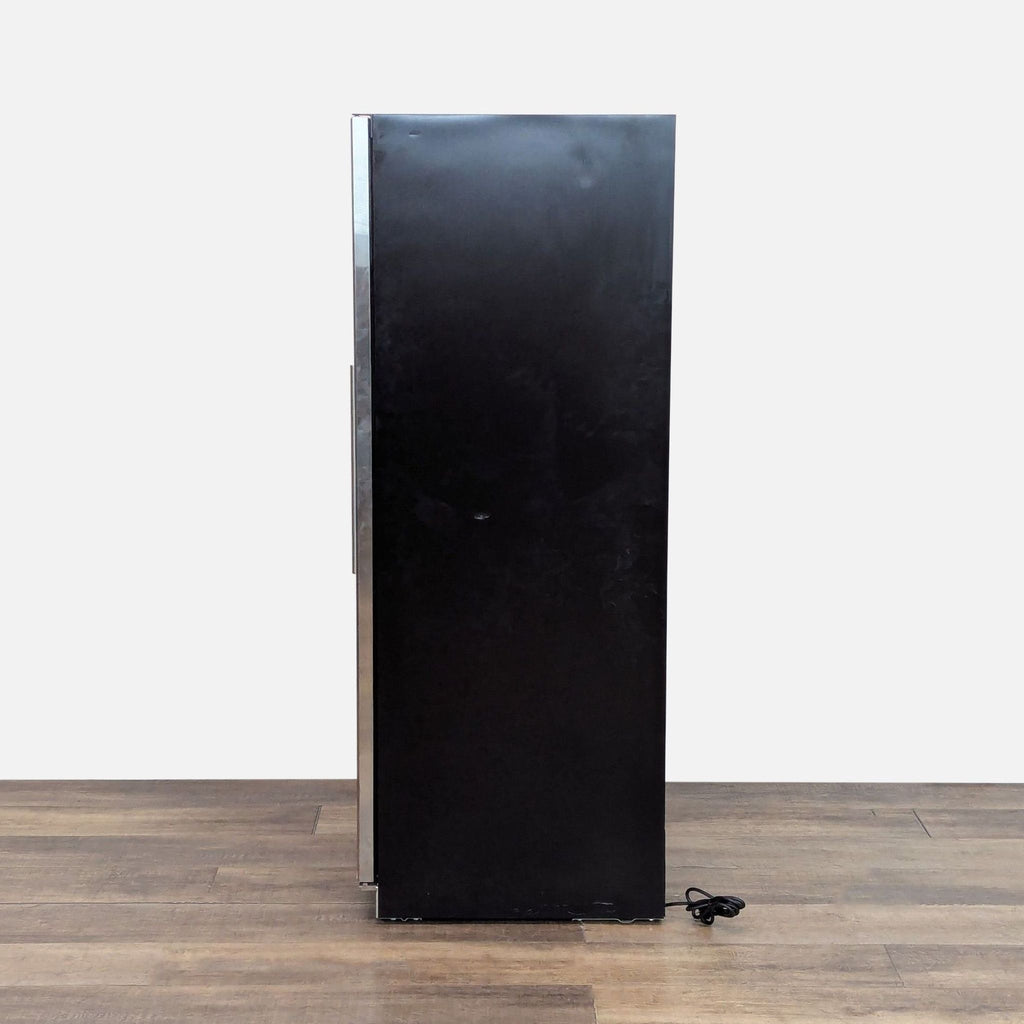 Summit SWC1926 24 Inch Freestanding/Built-In Wine Cellar with 171 Bottle Capacity