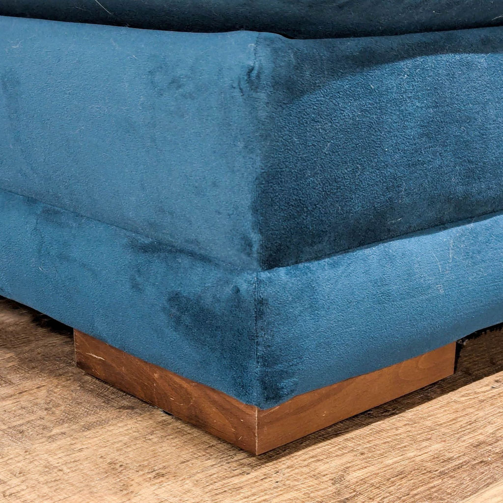 Living Spaces Everett Modern Chaise Lounge