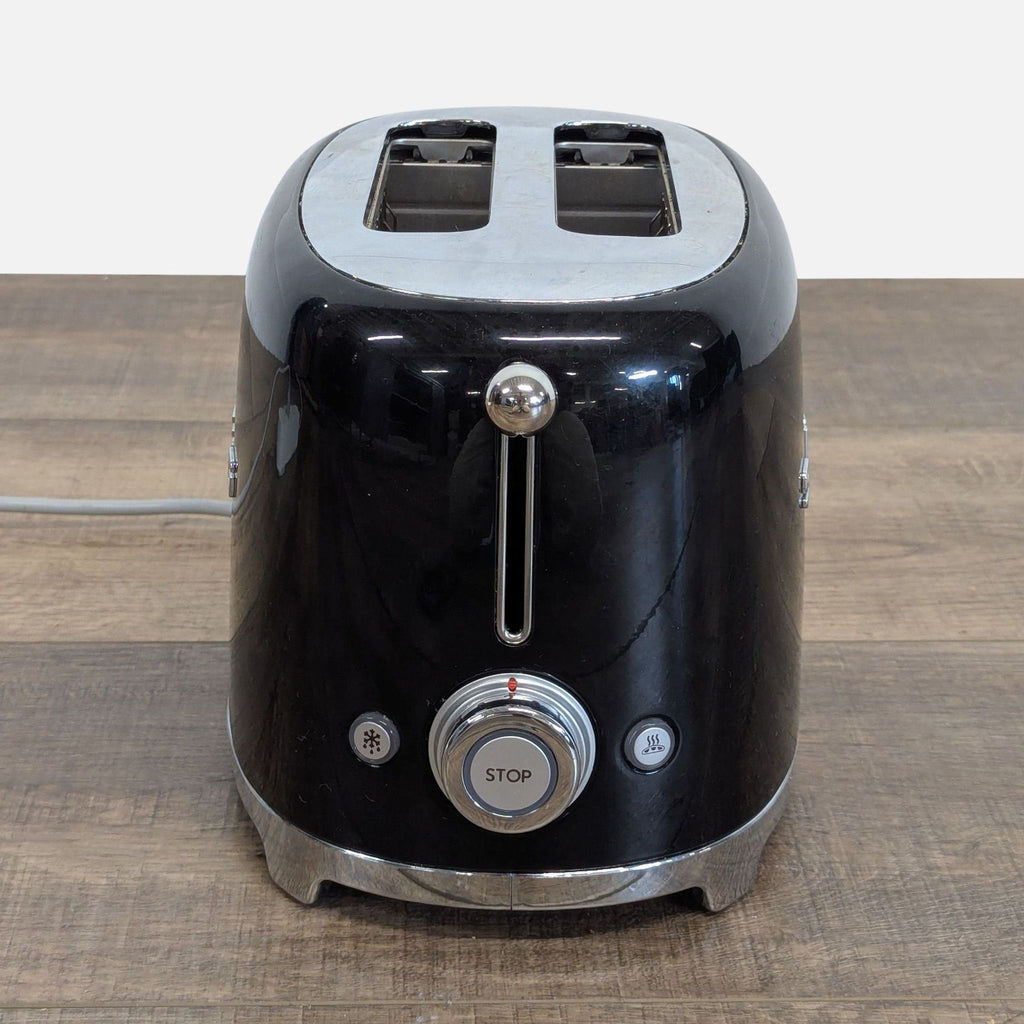 Smeg 2-Slice Black Toaster – Retro Style, Compact & Reliable Small Appliance
