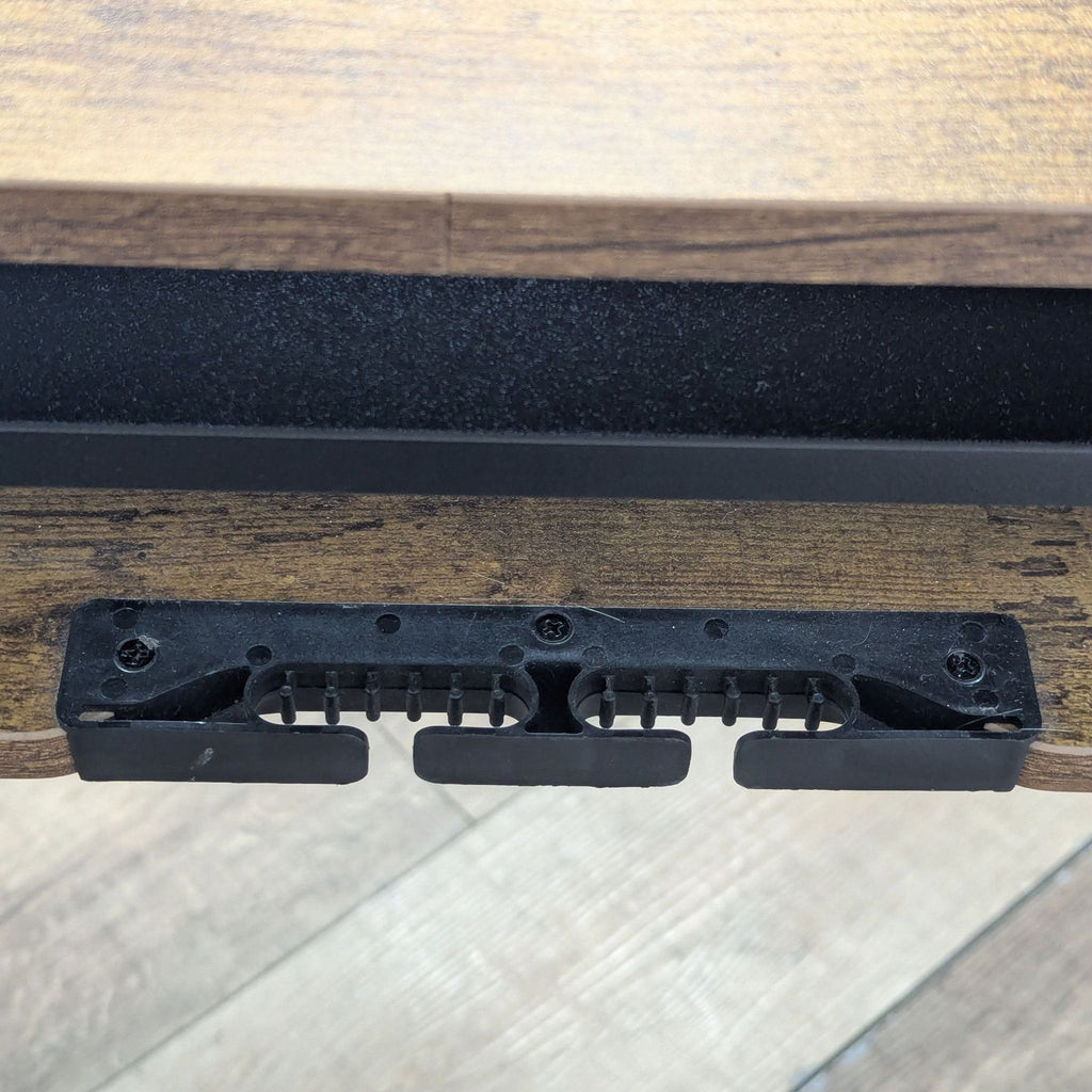 Bestqi Innovation Electric Adjustable Standing Desk with Storage