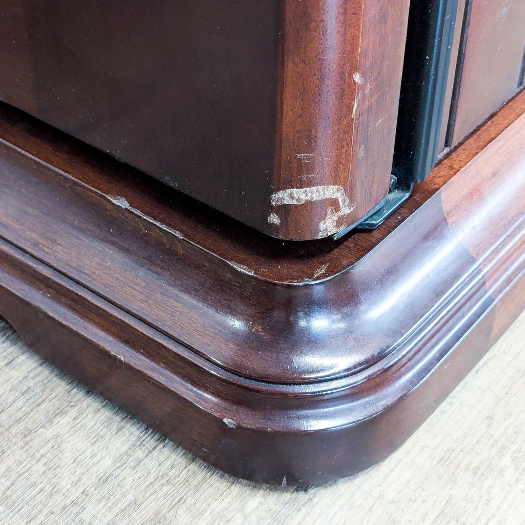 Le Cache Wooden Wine Refrigerator with Glass Door and Racks