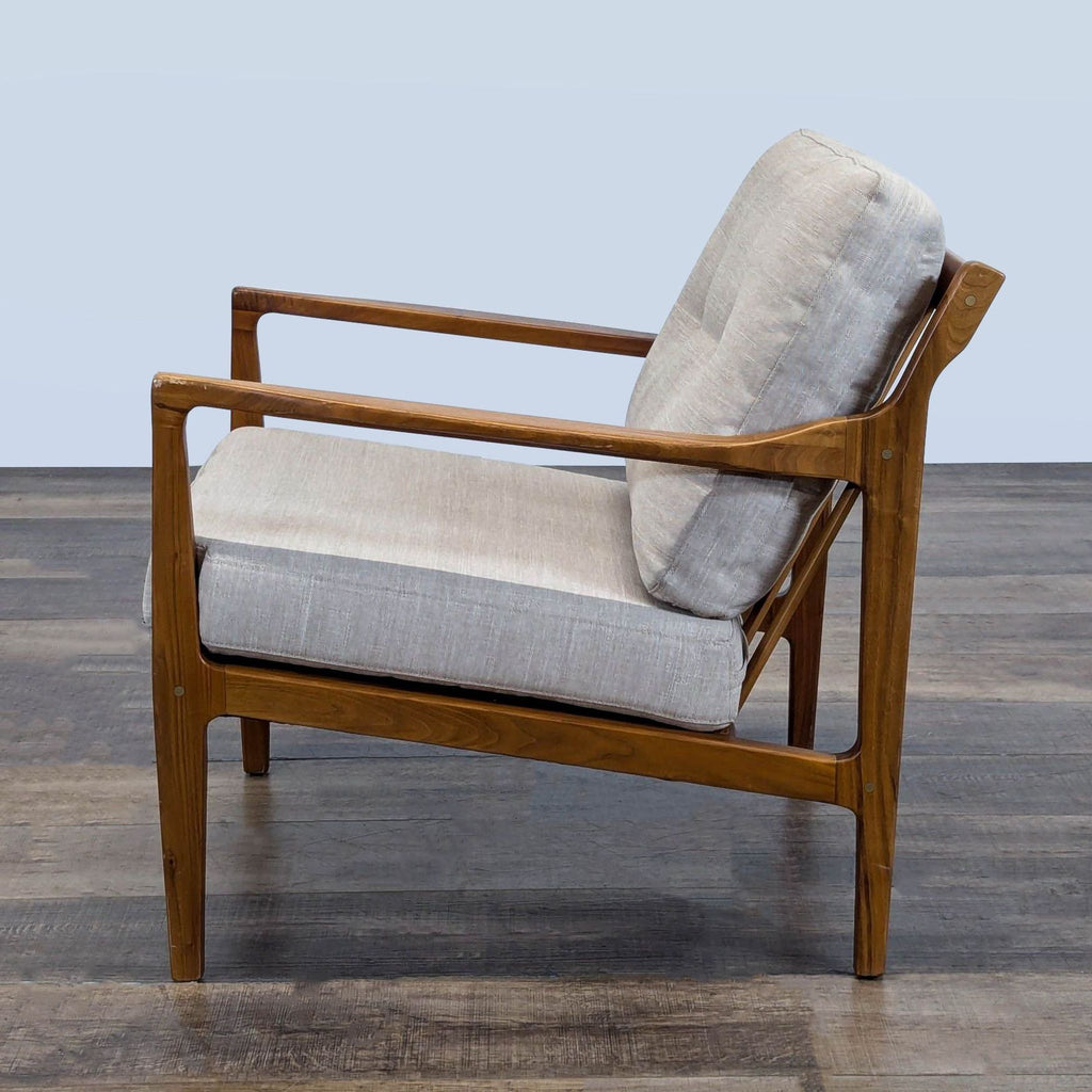 Modern Cabo Armchair