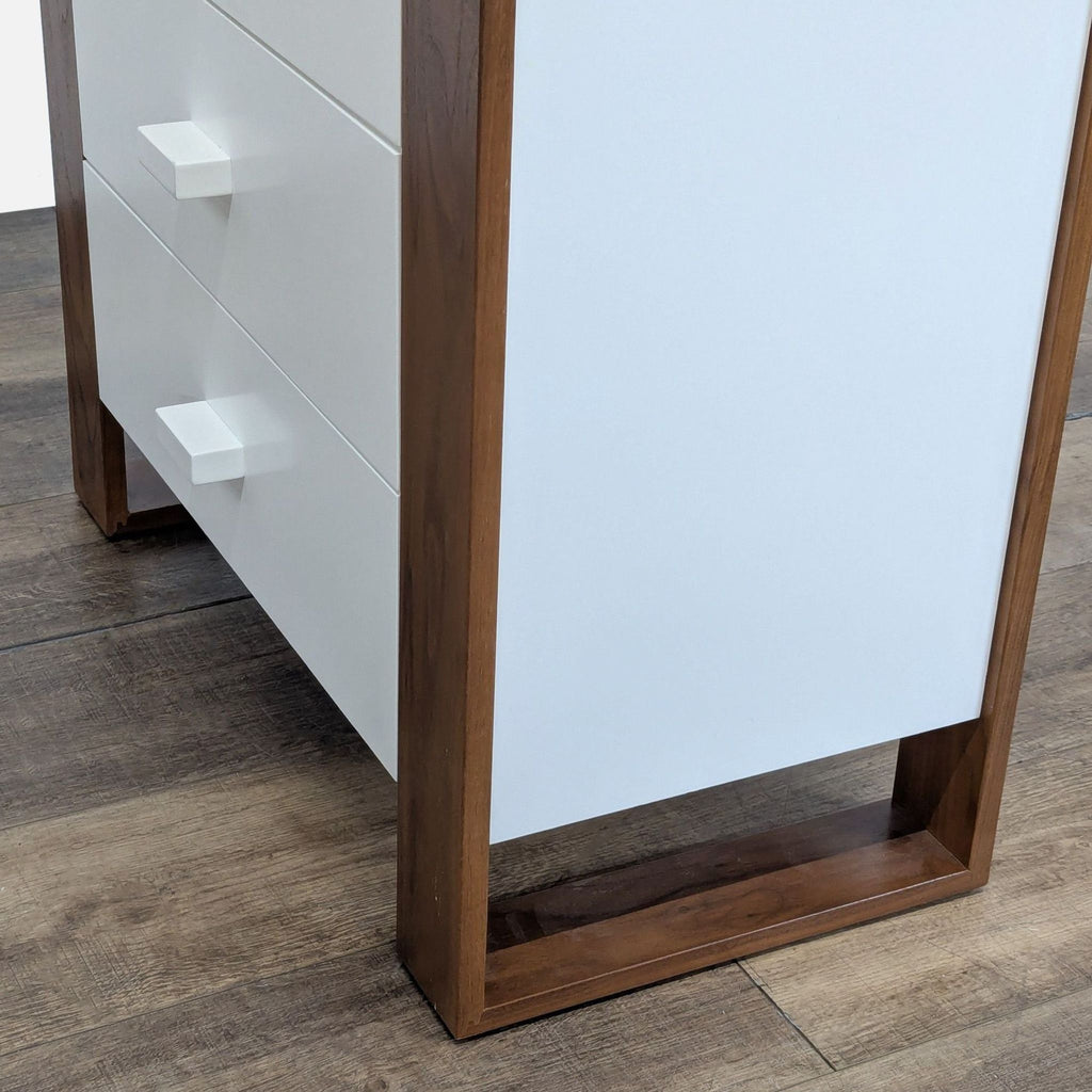 DucDuc Modern Six Drawer Chest