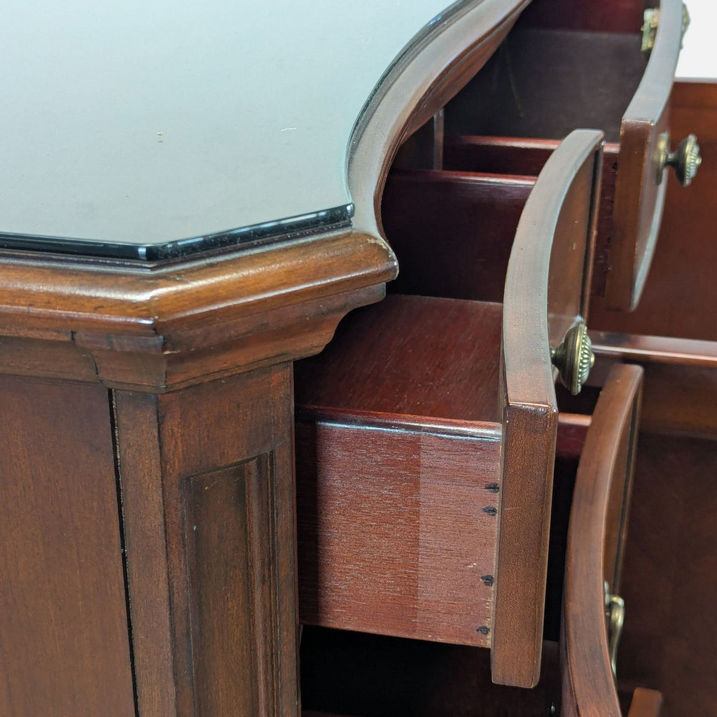 Dresser is fully functional and spacious.
Please donate if you can or sell it