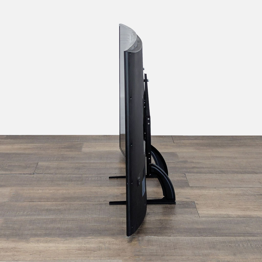 Samsung Curved Smart TV – 55" 4K UHD with Streaming Apps