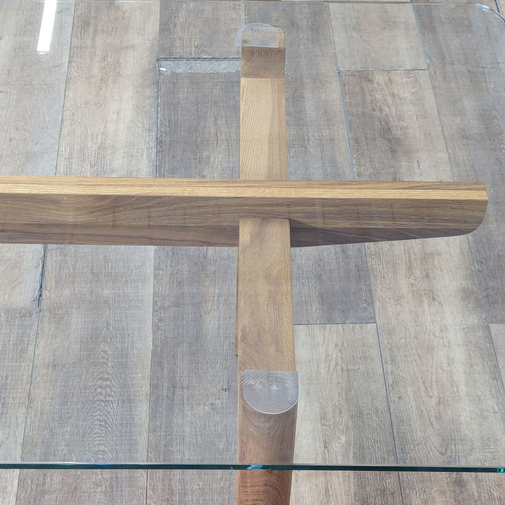 EQ3 Place Dining Table