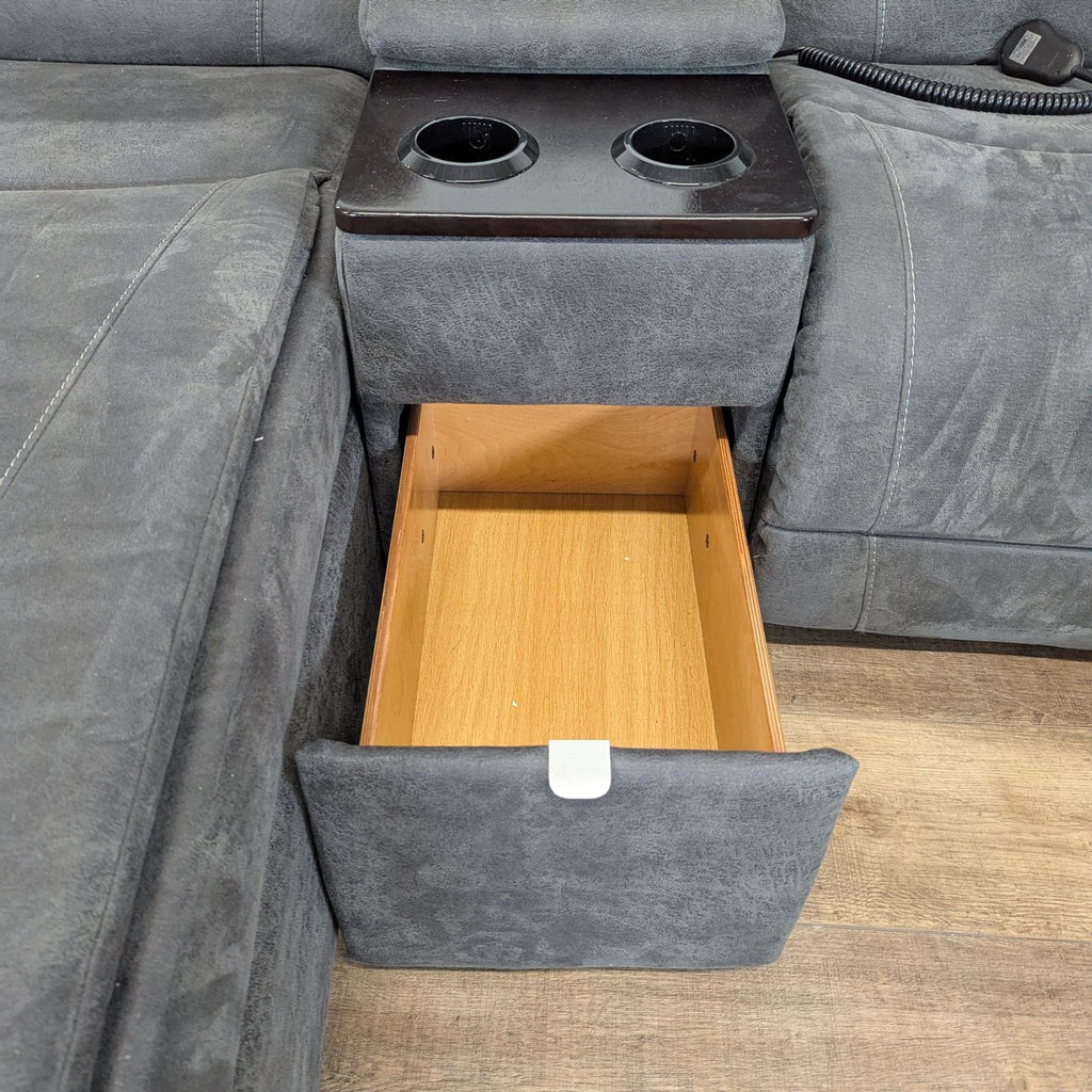 La-Z-Boy Trouper Sectional with Chaise and Storage