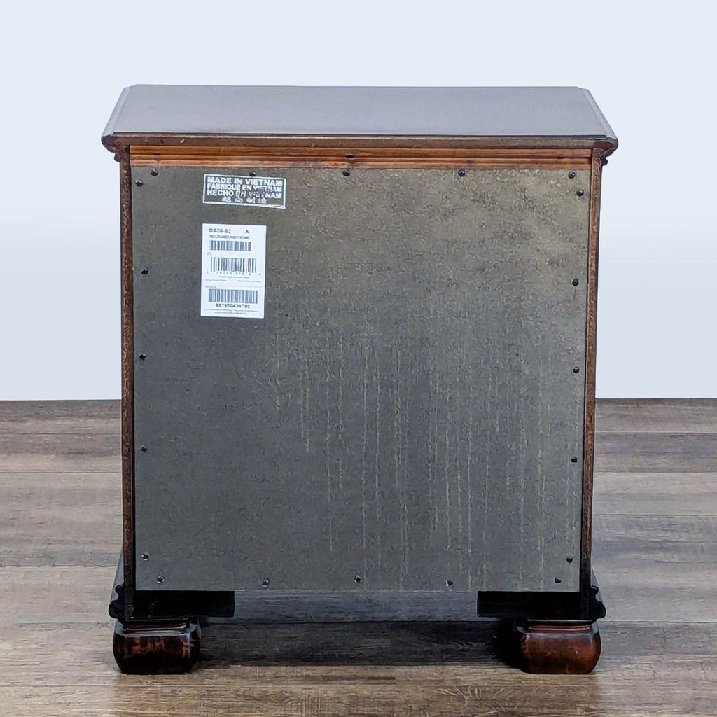 Ashley Furniture Leahlyn Nightstand