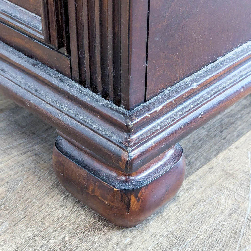 Ashley Furniture Leahlyn Nightstand