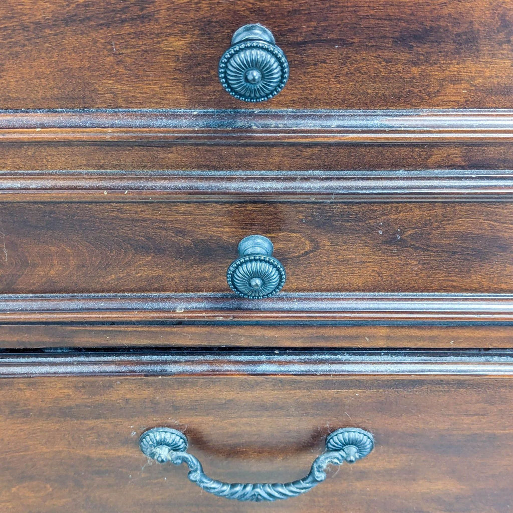 Ashley Furniture Leahlyn Nightstand