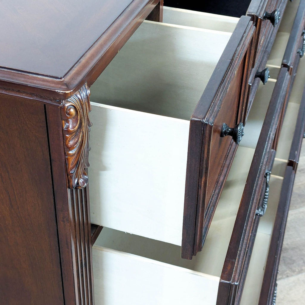 Ashley Furniture Leahlyn Traditional 7-Drawer Dresser