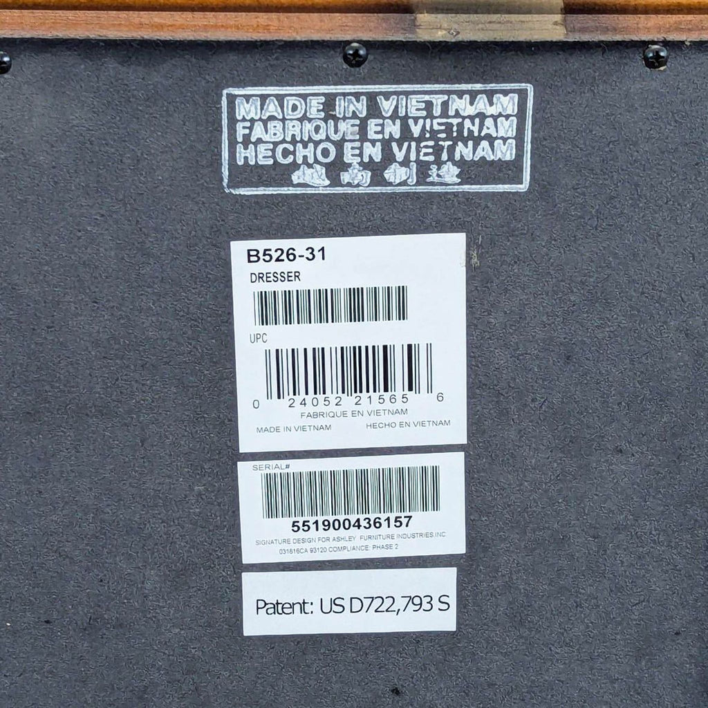 Ashley Furniture Leahlyn Traditional 7-Drawer Dresser