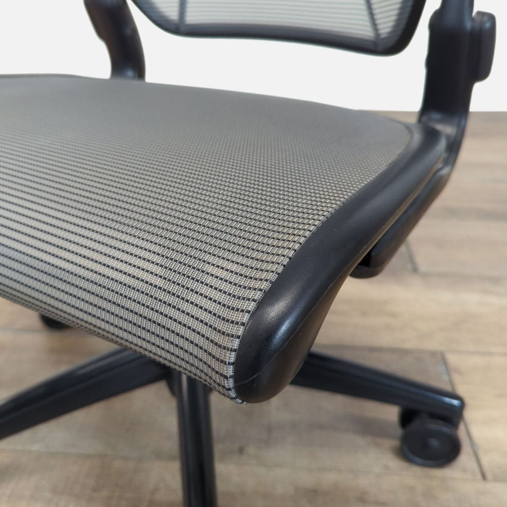 Human scale Different World Task Chair