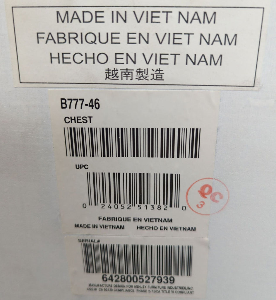 Ashley Furniture Kanwyn 7-Drawer Chest - Antique White