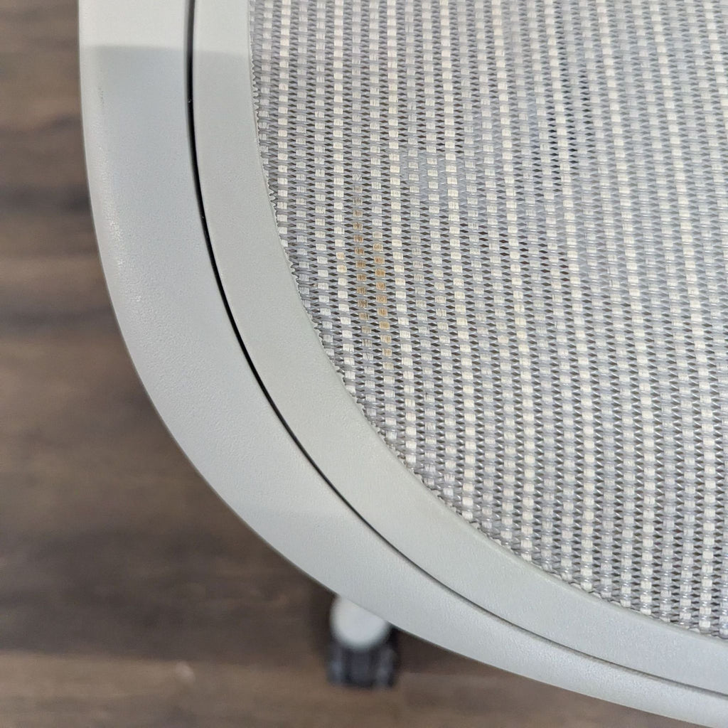 Herman Miller Aeron Chair Size A in Mineral