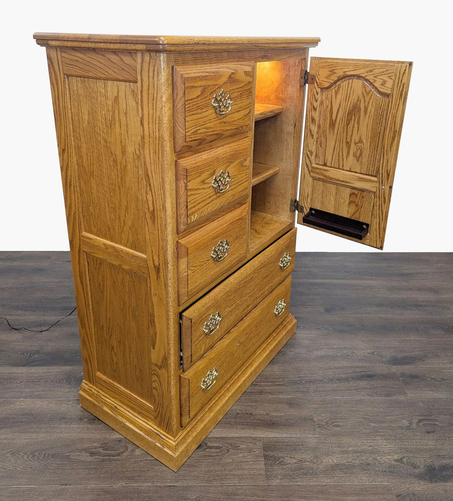Classic Oak Chest with Cabinet