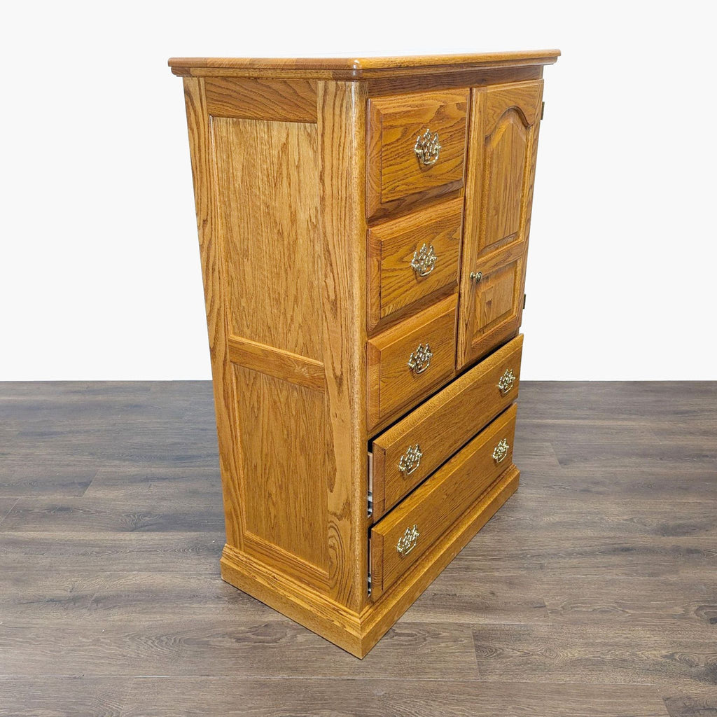 Classic Oak Chest with Cabinet