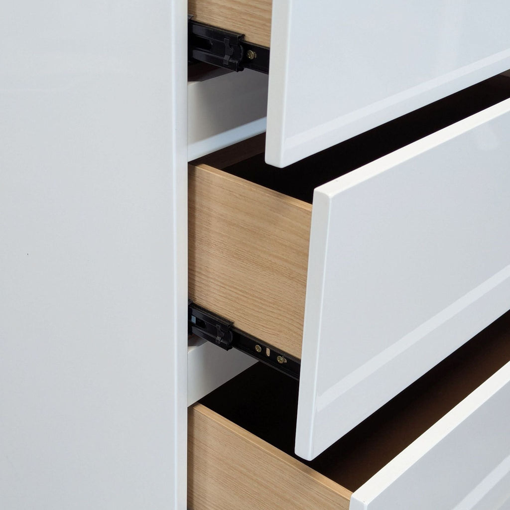 Coaster Felicity Modern 5-Drawer White Chest with Chrome Handles