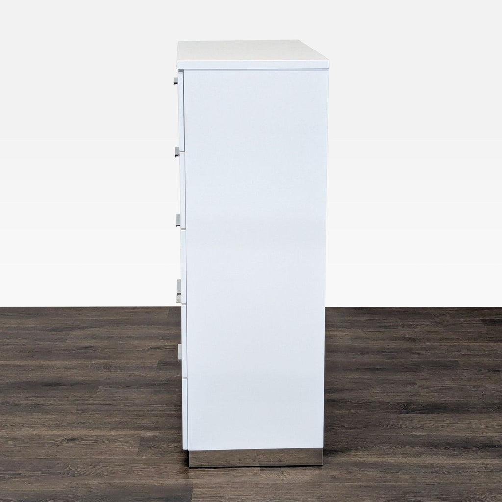 Coaster Felicity Modern 5-Drawer White Chest with Chrome Handles