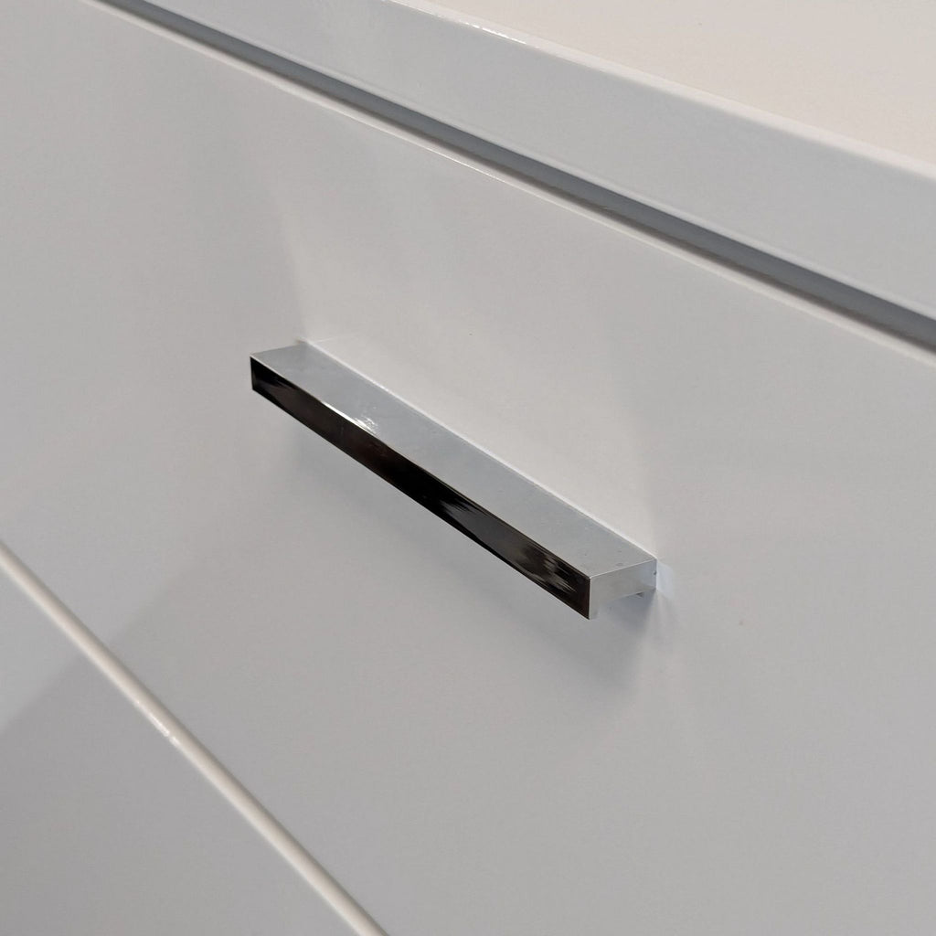 Coaster Felicity Modern 5-Drawer White Chest with Chrome Handles