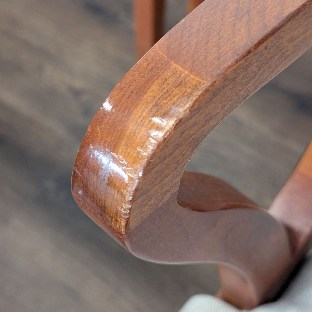 Circular table with two leaves to make two different sized ovals. 2 armed host chairs and 5 other chairs. Also 1 damaged chair which could be repaired. 
One leaf is installed. 
View of legs and base. 
Showing leaf mechanism. 
Side chair and host chai