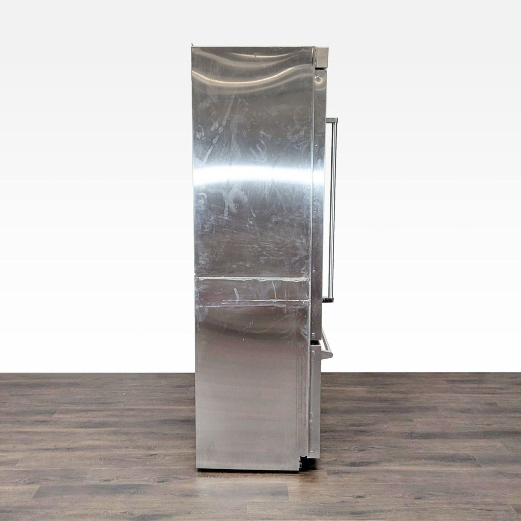 Viking Professional Stainless Steel Refrigerator with Bottom Freezer