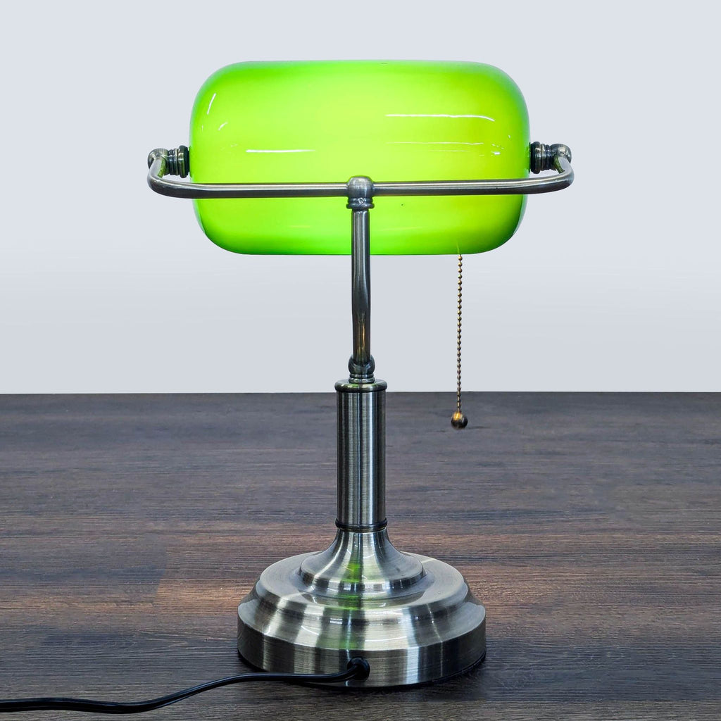 TorchStar Green Glass Bankers Desk Lamp with Pull Chain, Classic Lighting