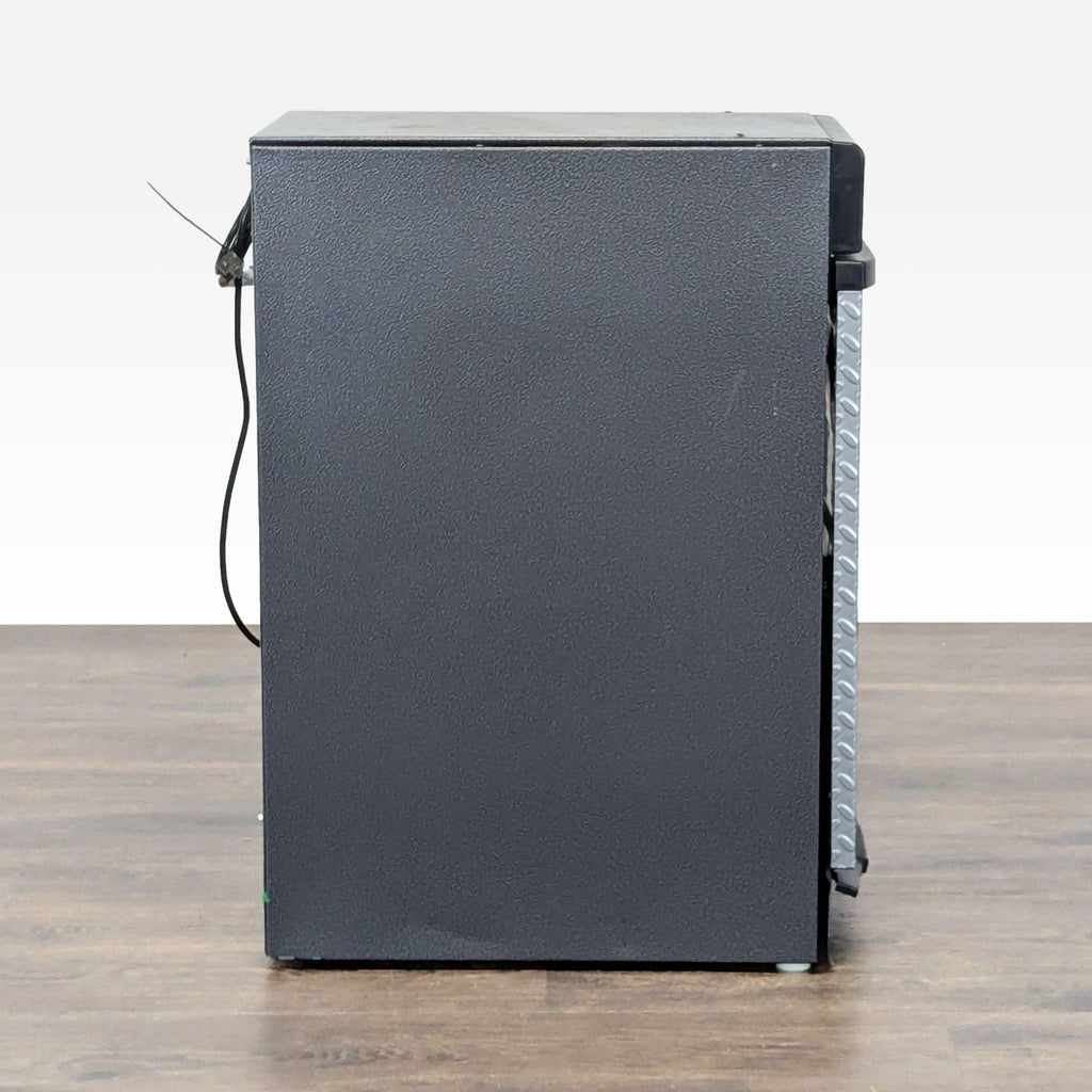 Gladiator Diamond Plate Front Large Appliance Trash Compactor