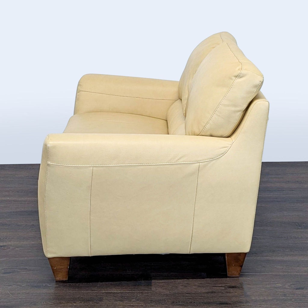 Natuzzi Leather Loveseat – Modern and Comfortable Two-Seater Sofa