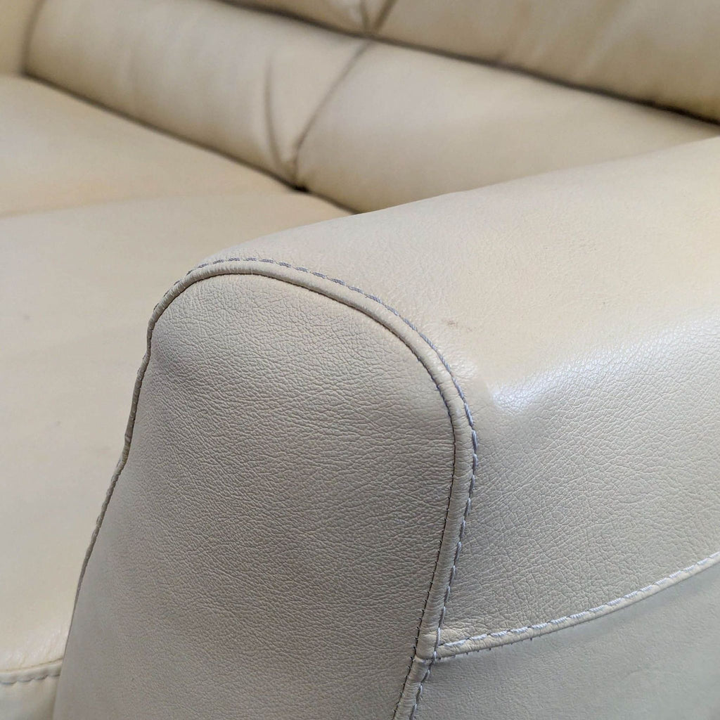 Natuzzi Leather Loveseat – Modern and Comfortable Two-Seater Sofa