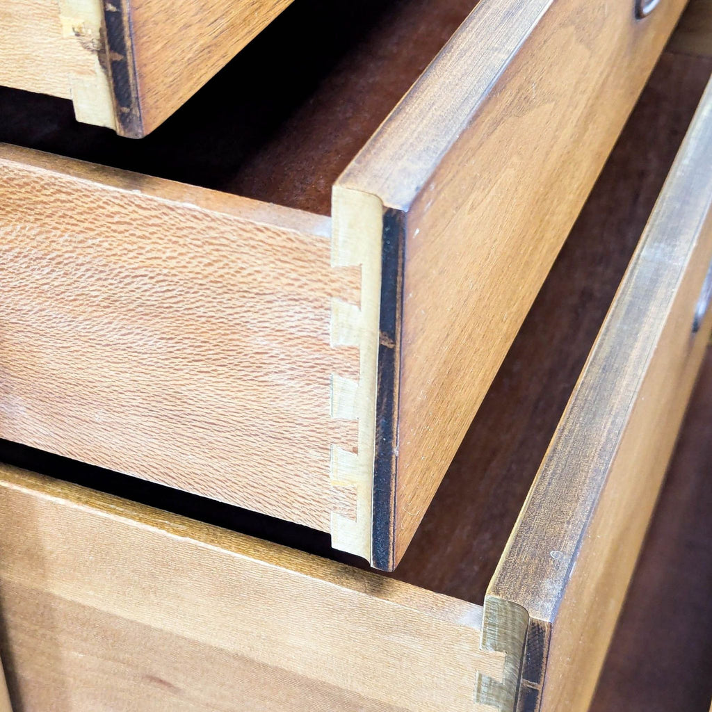 Henredon Vintage 8-Drawer Mid-Century Modern Dresser - Solid Wood Storage