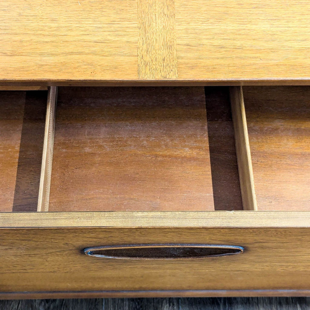 Henredon Vintage 8-Drawer Mid-Century Modern Dresser - Solid Wood Storage