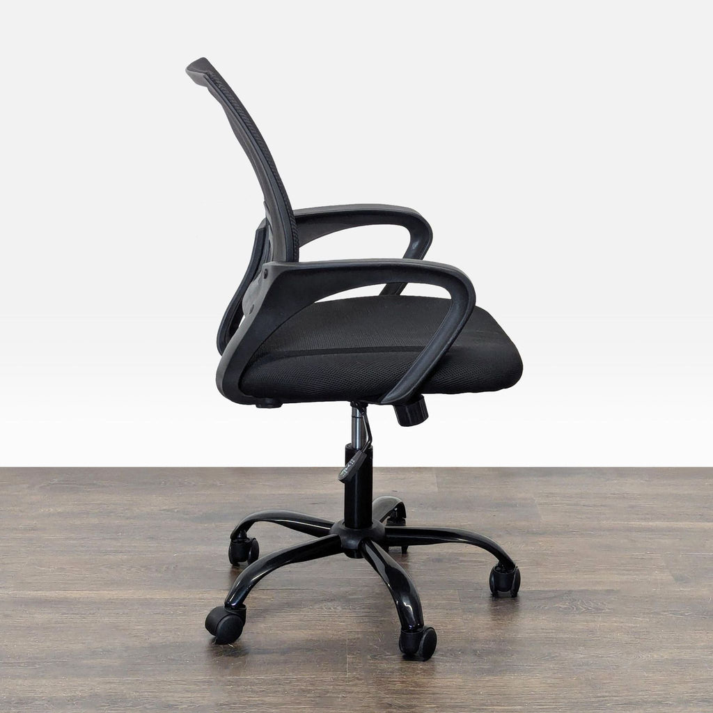 Ergonomic Mesh Office Chair with Adjustable Height and Armrests
