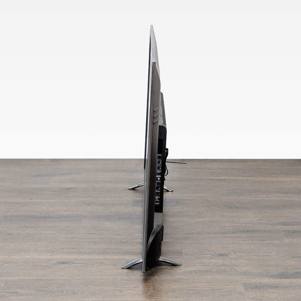 TCL Roku Smart TV 43" – Easy Streaming, HDMI, Great Condition