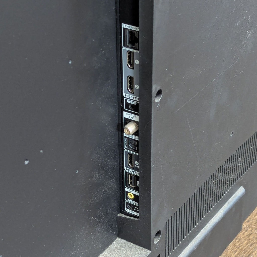 TCL Roku Smart TV 43" – Easy Streaming, HDMI, Great Condition