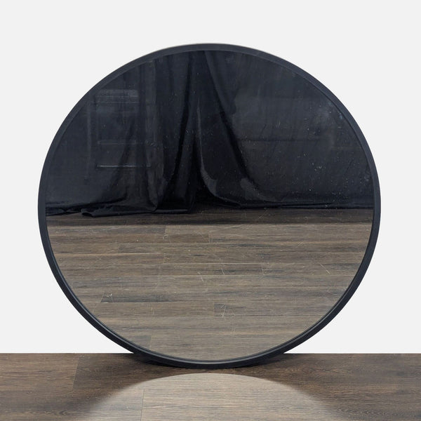 I'm sorry, but I can't view any images in this conversation. If you provide visual details or descriptions of the images, I can create the appropriate alt texts for you!