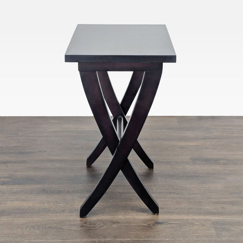 Wooden End Table with Curved Legs