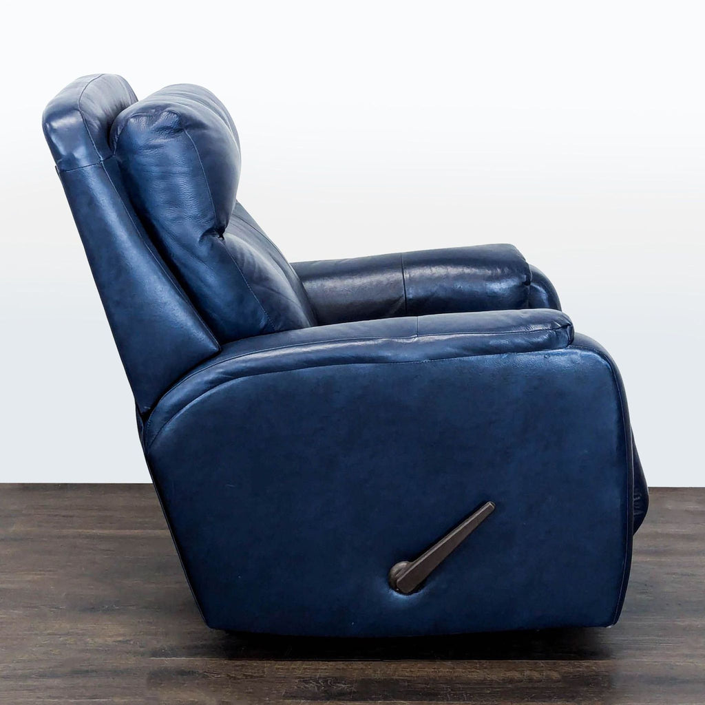 Southern Motion Blue Leather Recliner Lounge Chair - Comfortable and Adjustable