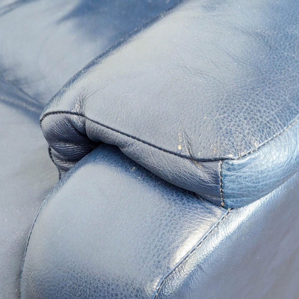 Southern Motion Blue Leather Recliner Lounge Chair - Comfortable and Adjustable