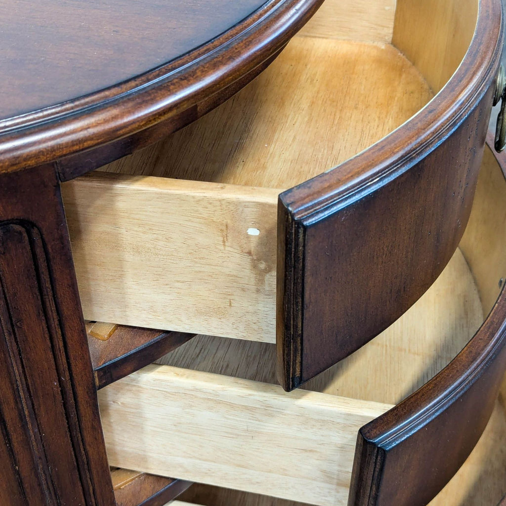 Hekman Oval Drum Table