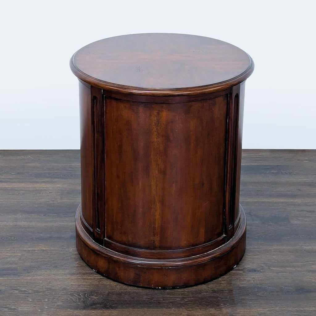Hekman Oval Drum Table