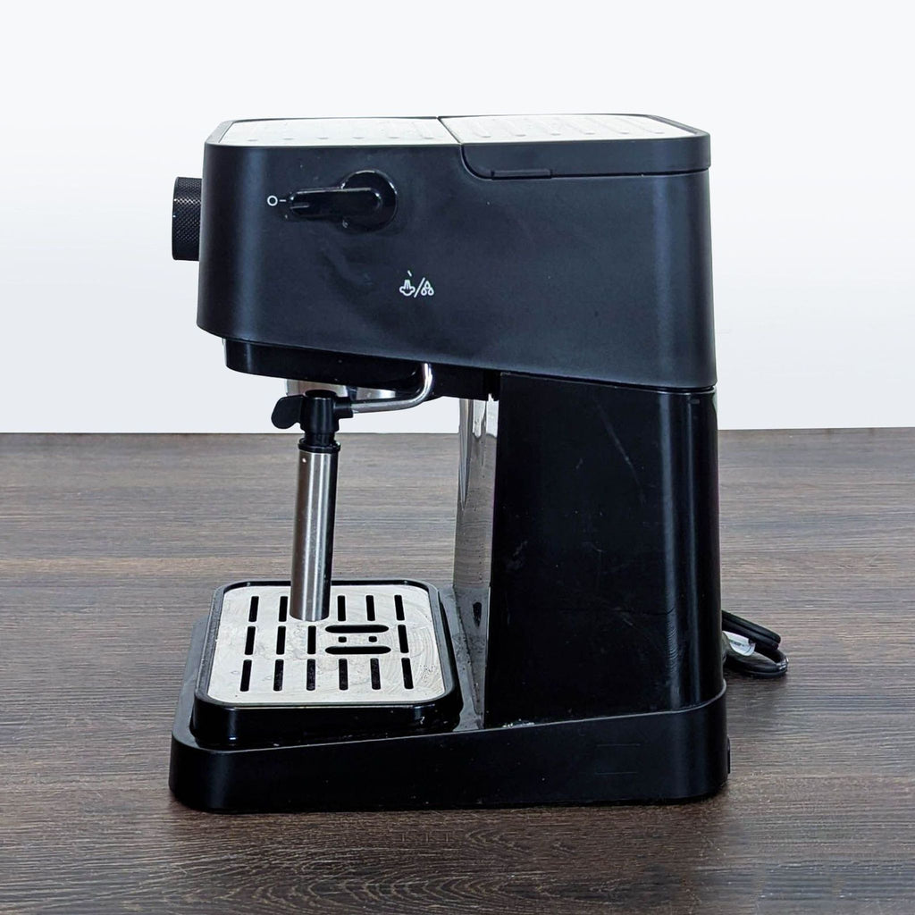 DeLonghi Espresso and Cappuccino Coffee Maker with Steam Wand - Black
