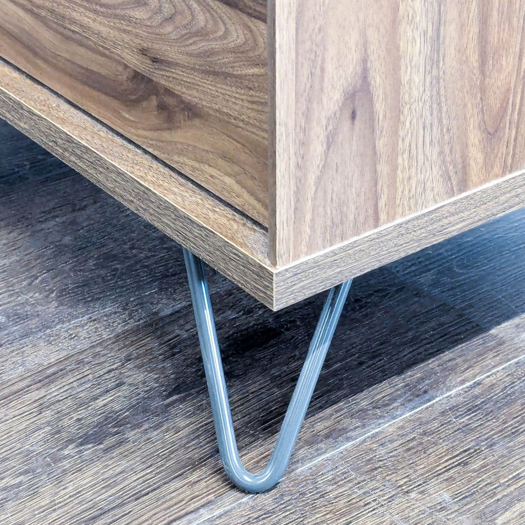 South Shore Olvyn Modern 5-Drawer Walnut Dresser with Gray Accent and Metal Legs