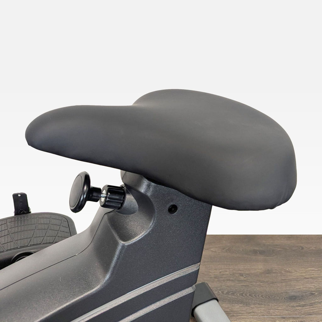 TRUE CS200 Commercial Upright Bike – Comfortable & Durable Gym Equipment