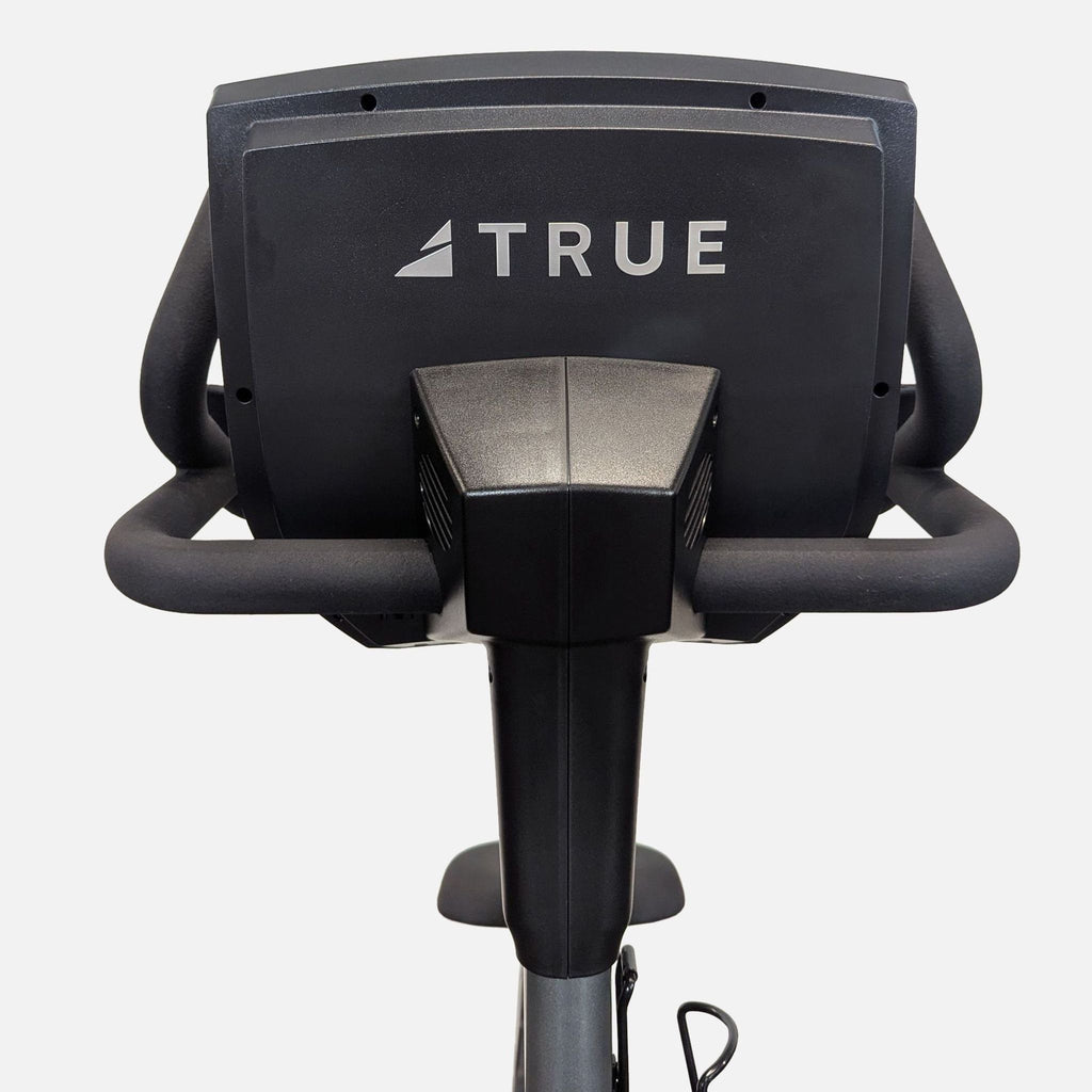 TRUE CS200 Commercial Upright Bike – Comfortable & Durable Gym Equipment